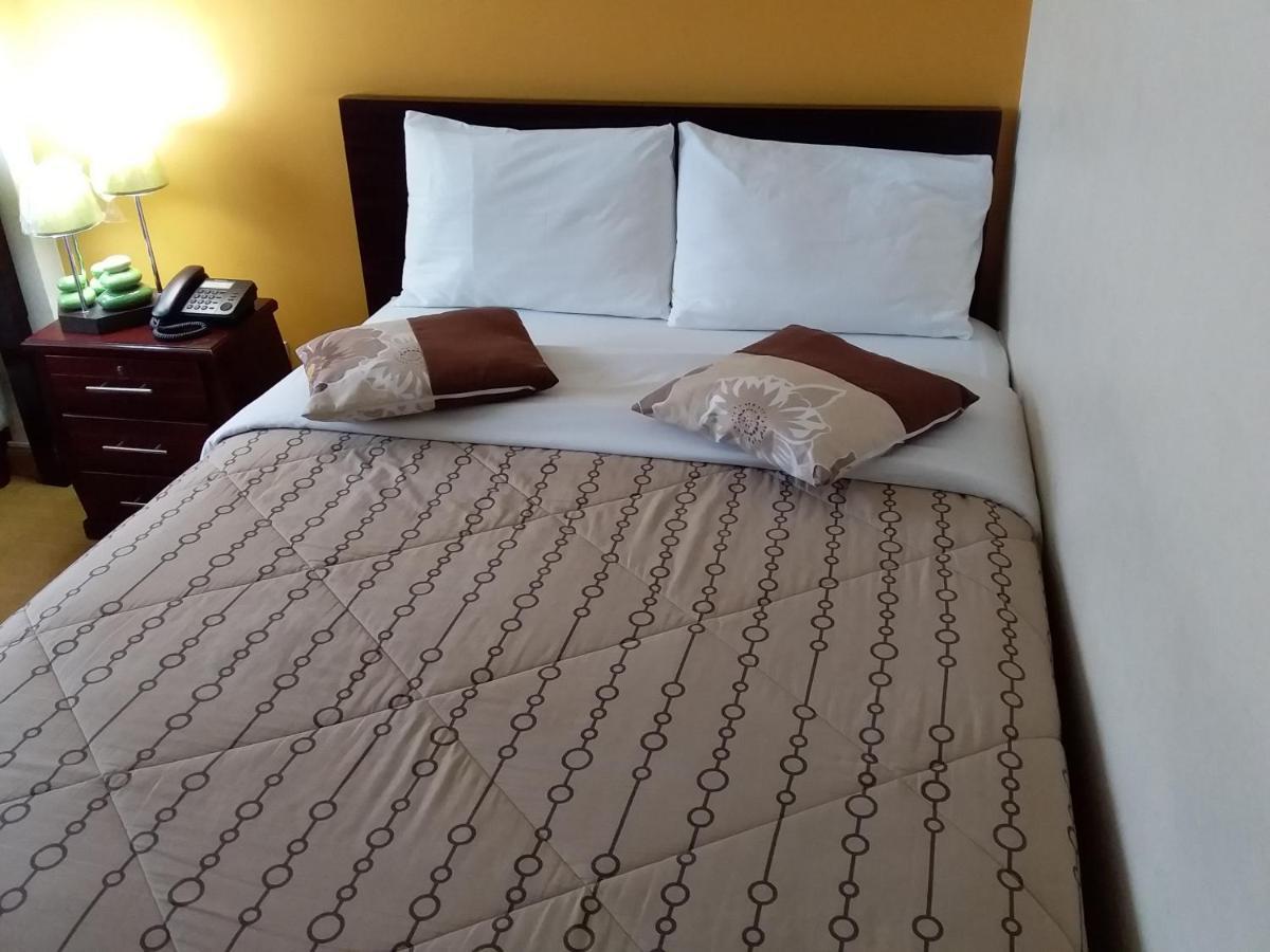 Hostal El Roble 基多 外观 照片